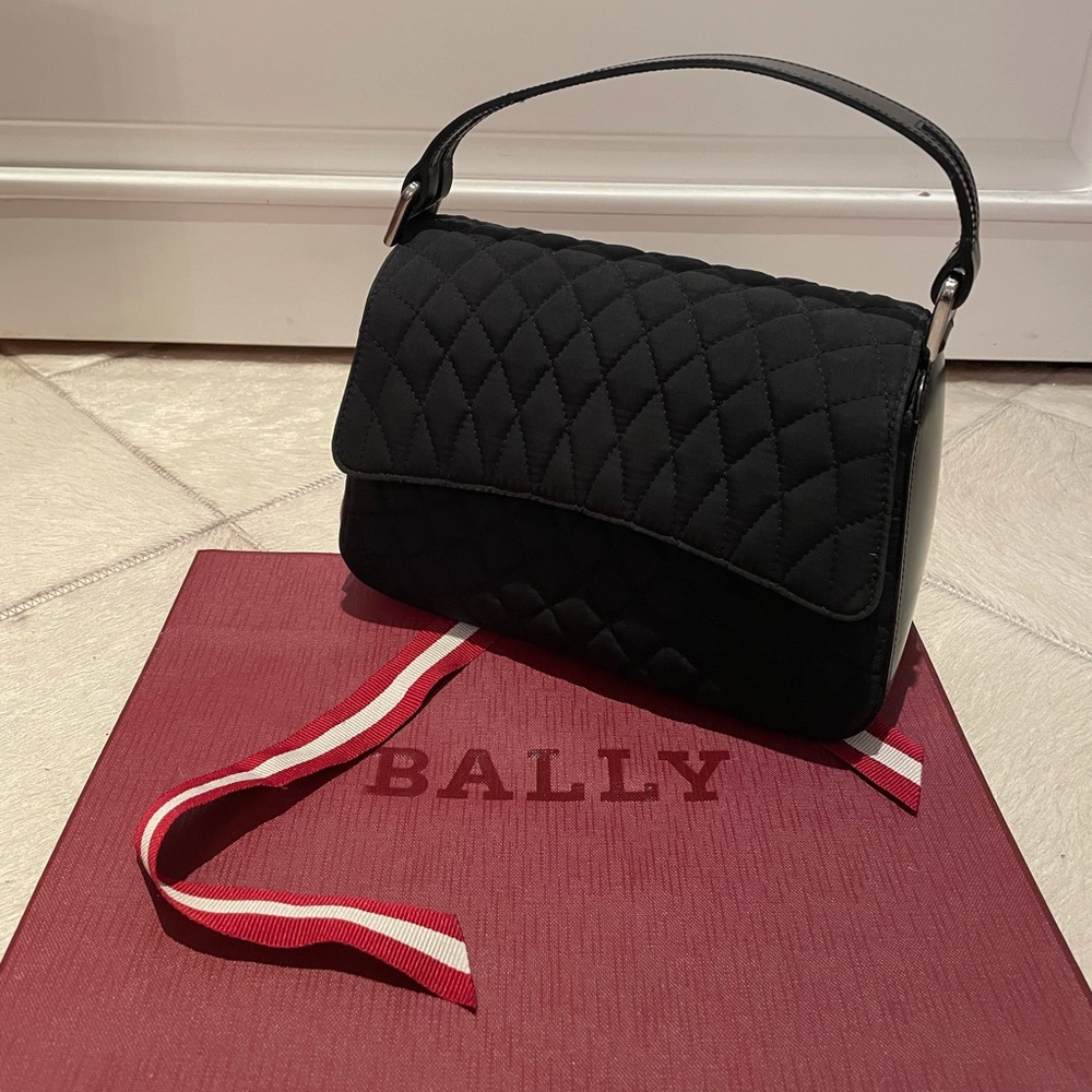Bally Handbag 🖤 Pristine Black Quilted Leather Fabric Silver Detail of Logo